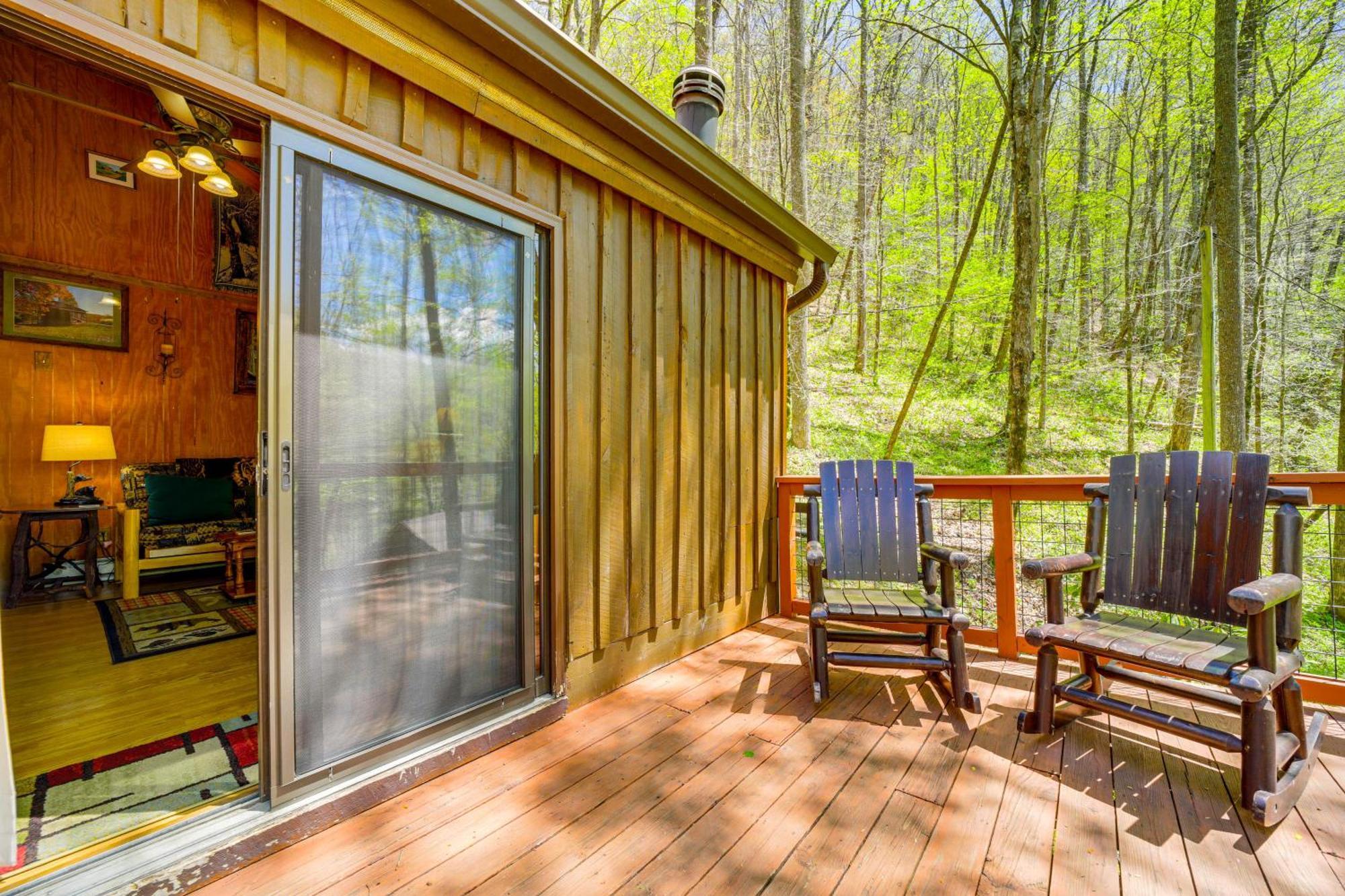 Creekside Whittier Cabin With Fire Pit Near Hiking! Exterior photo