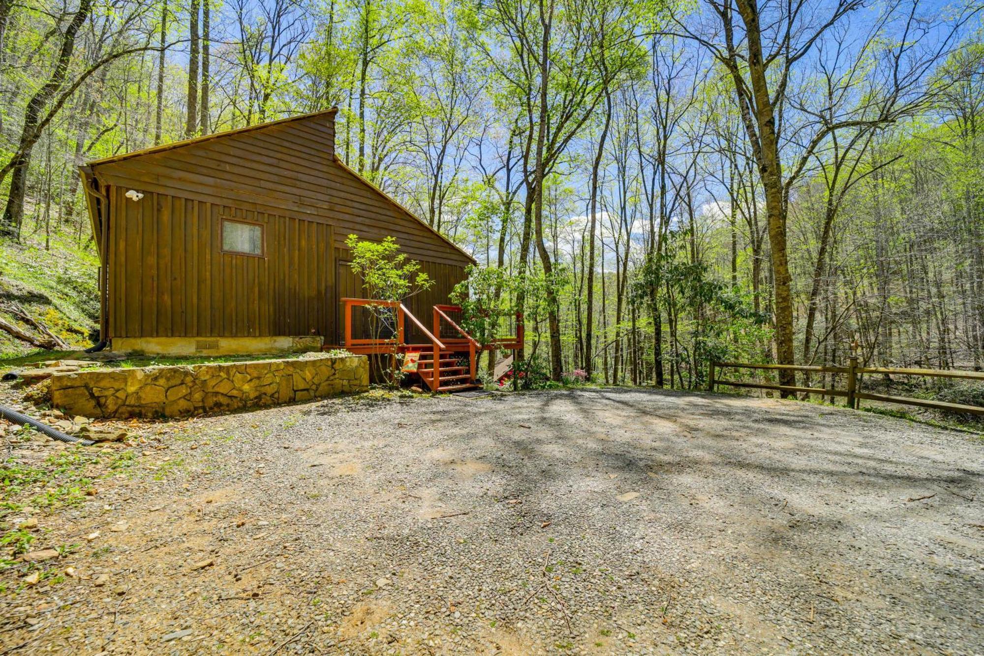 Creekside Whittier Cabin With Fire Pit Near Hiking! Exterior photo